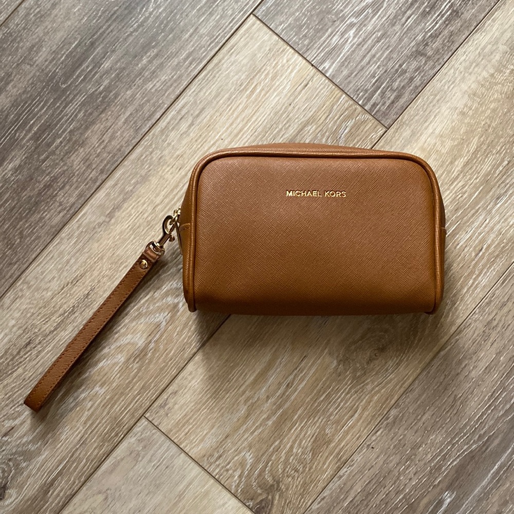 MK wristlet - Like new condition.